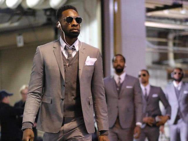 辽宁男篮又被坑惨了！水货外援三战场均仅5分2板，杨鸣看走眼了