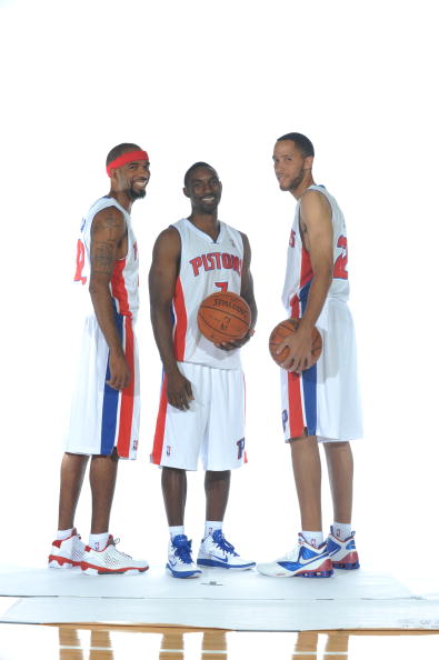 6月8日早8点，和DD一起庆祝Volvy的15岁生日吧！